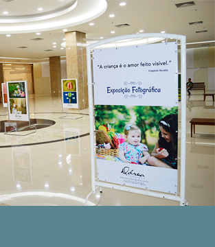 Exposição fotográfica em homenagem ao Dia das Crianças
