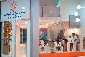Cristal Fumê: a nova loja de Semijoias do Shopping